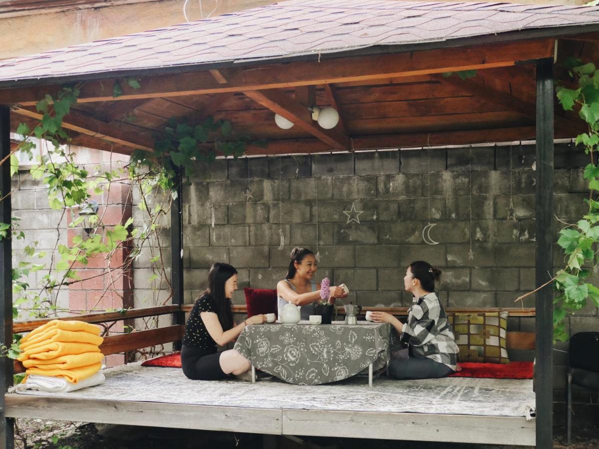 Wanderlust Boutique Hostel Almatı Dış mekan fotoğraf