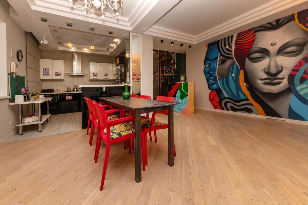 Wanderlust Boutique Hostel Almatı Dış mekan fotoğraf