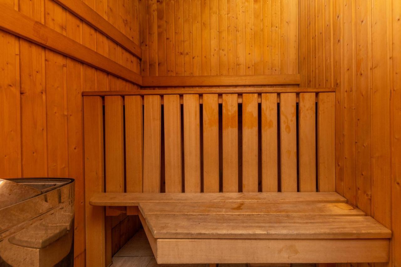 Wanderlust Boutique Hostel Almatı Dış mekan fotoğraf