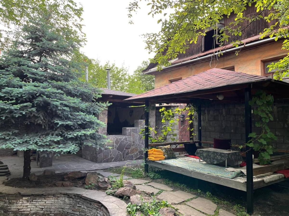 Wanderlust Boutique Hostel Almatı Dış mekan fotoğraf